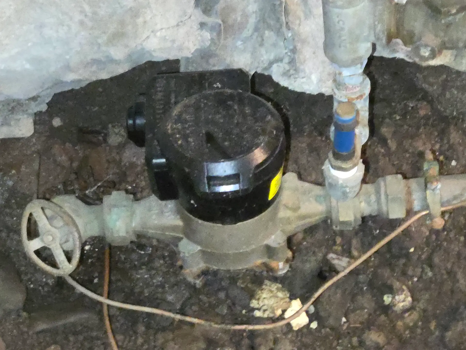 Water meter and main shut-off valve inspected for leaks